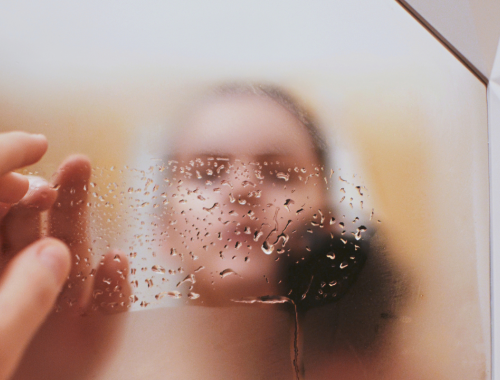 Как избавиться от сырости в ванной